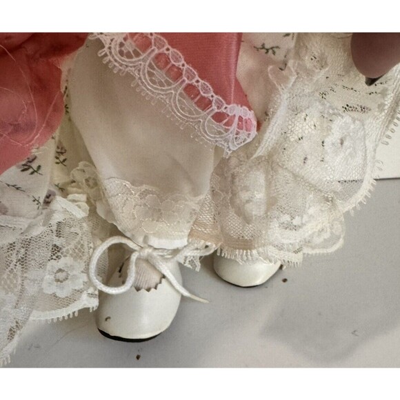 16" Porcelain Doll Blonde Hair Blue Eyes Period Dress with Hat & Bag Collectible - Picture 6 of 9